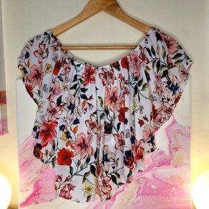 Rue 21 Floral Crop